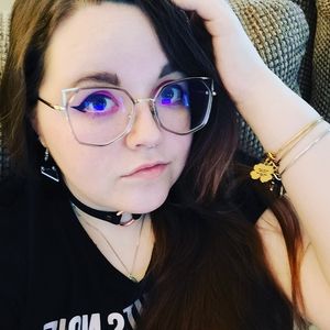 Meet your Posher, Erin.